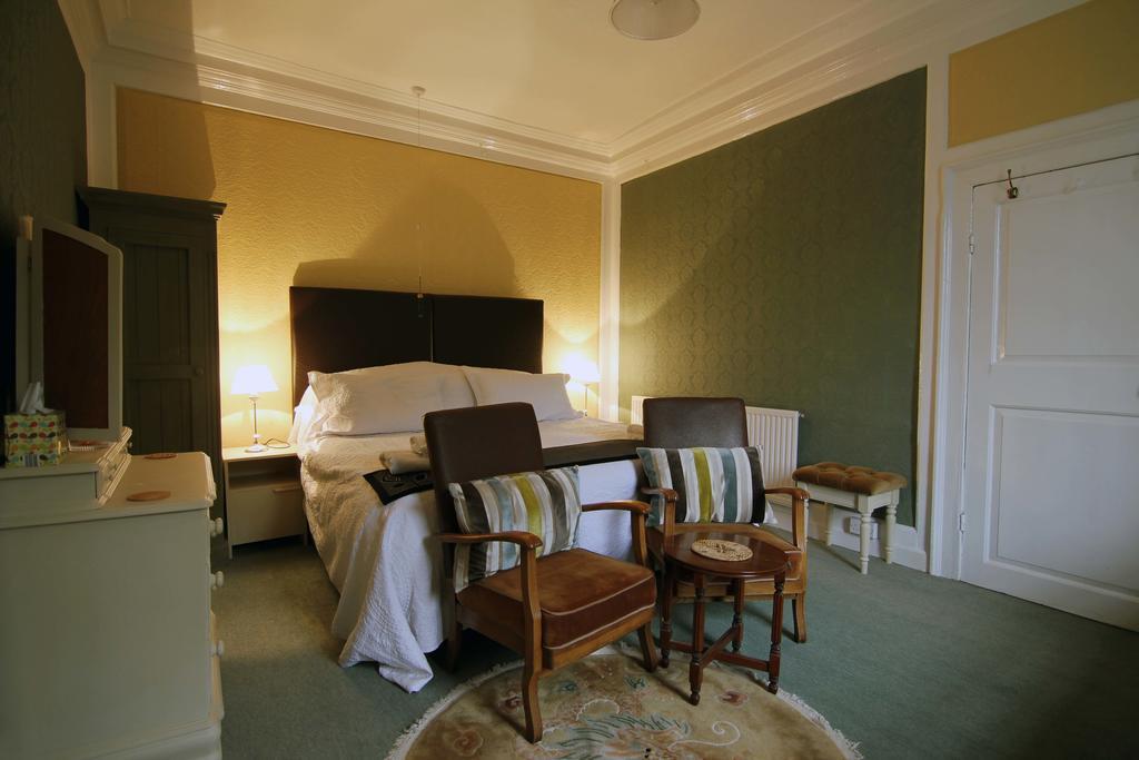 Inglewood House Bed and Breakfast Μονμάουθ Δωμάτιο φωτογραφία